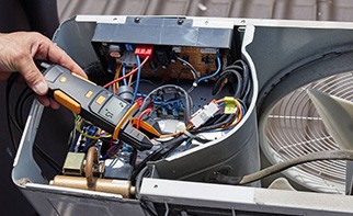 What is the network cabling system composition?